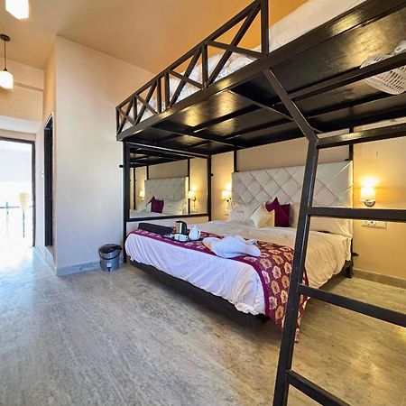 Hotel Nirvana Lakeside Udaipur Eksteriør billede