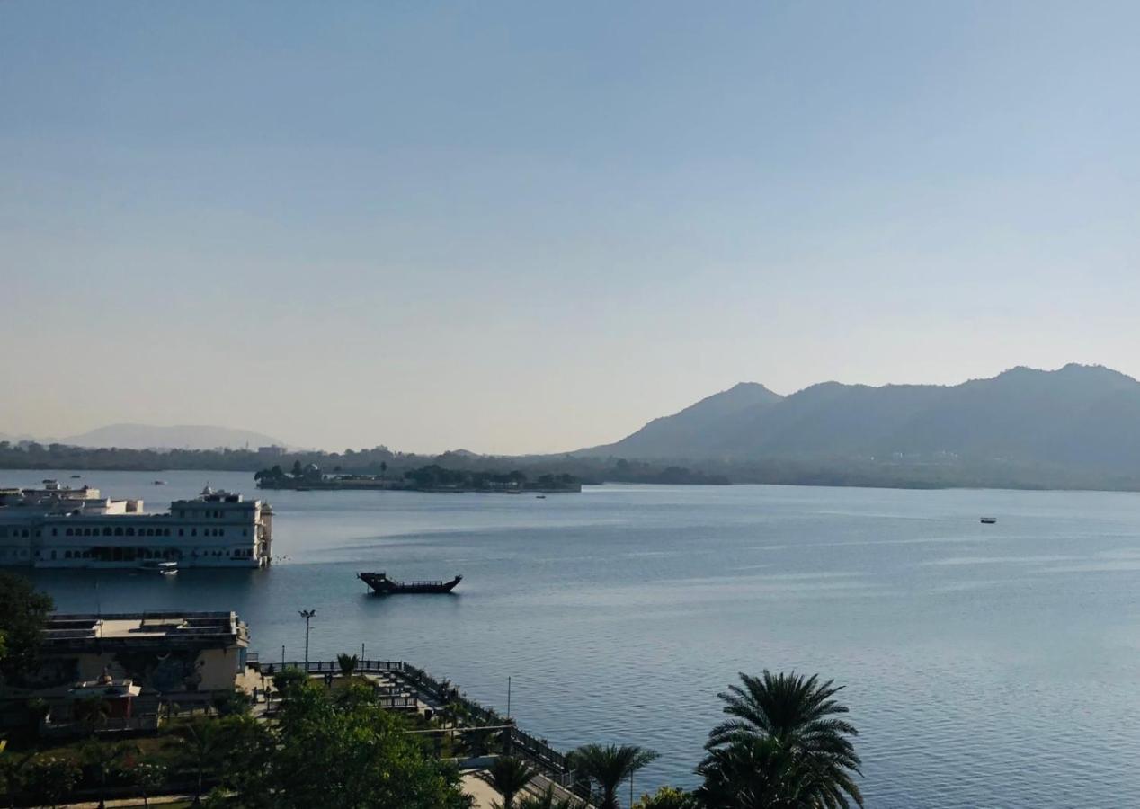 Hotel Nirvana Lakeside Udaipur Eksteriør billede