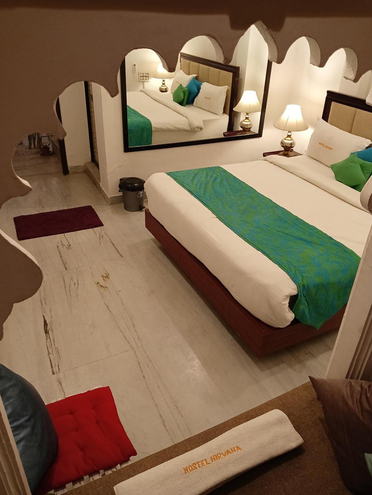 Hotel Nirvana Lakeside Udaipur Eksteriør billede