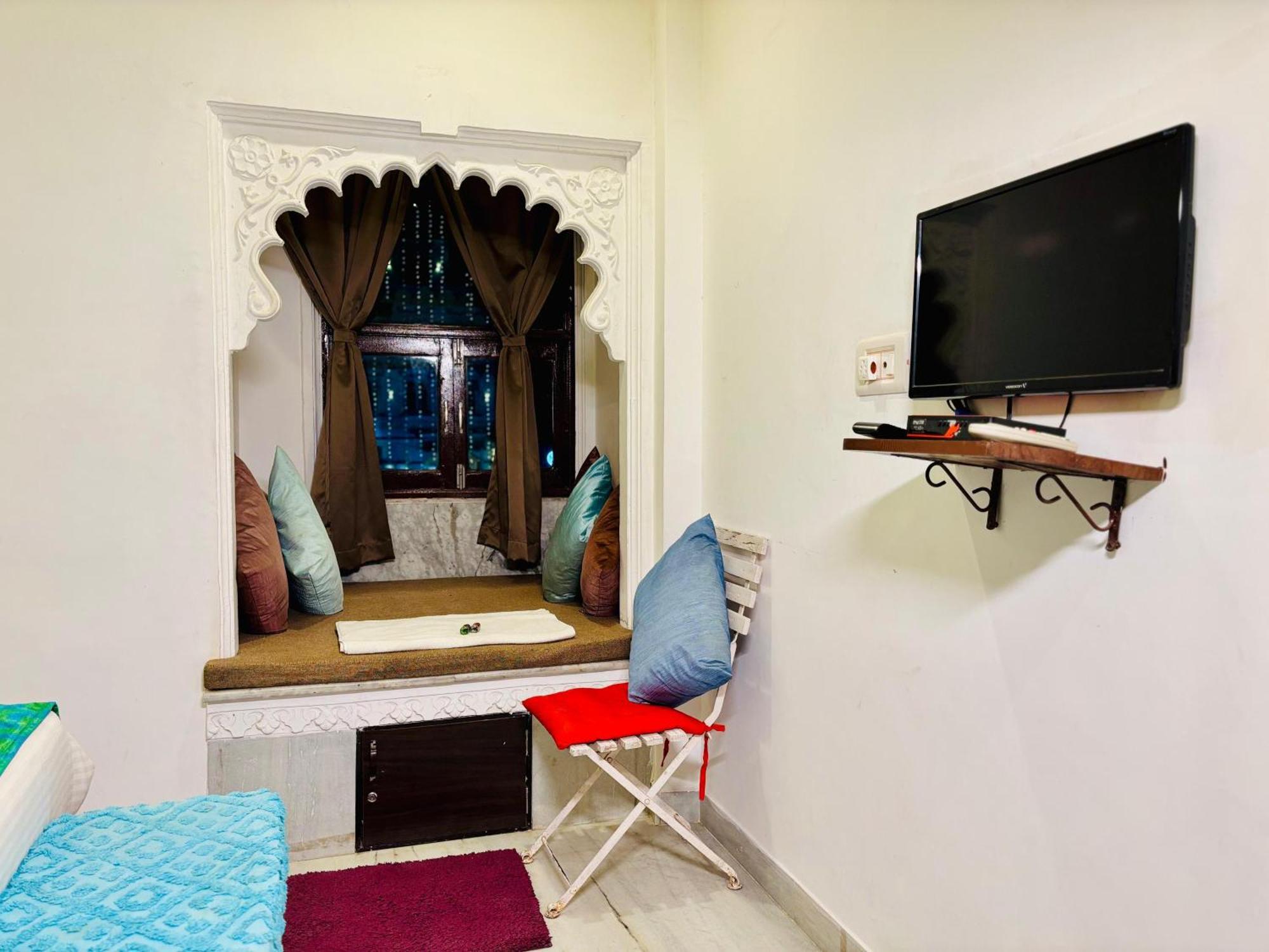 Hotel Nirvana Lakeside Udaipur Eksteriør billede