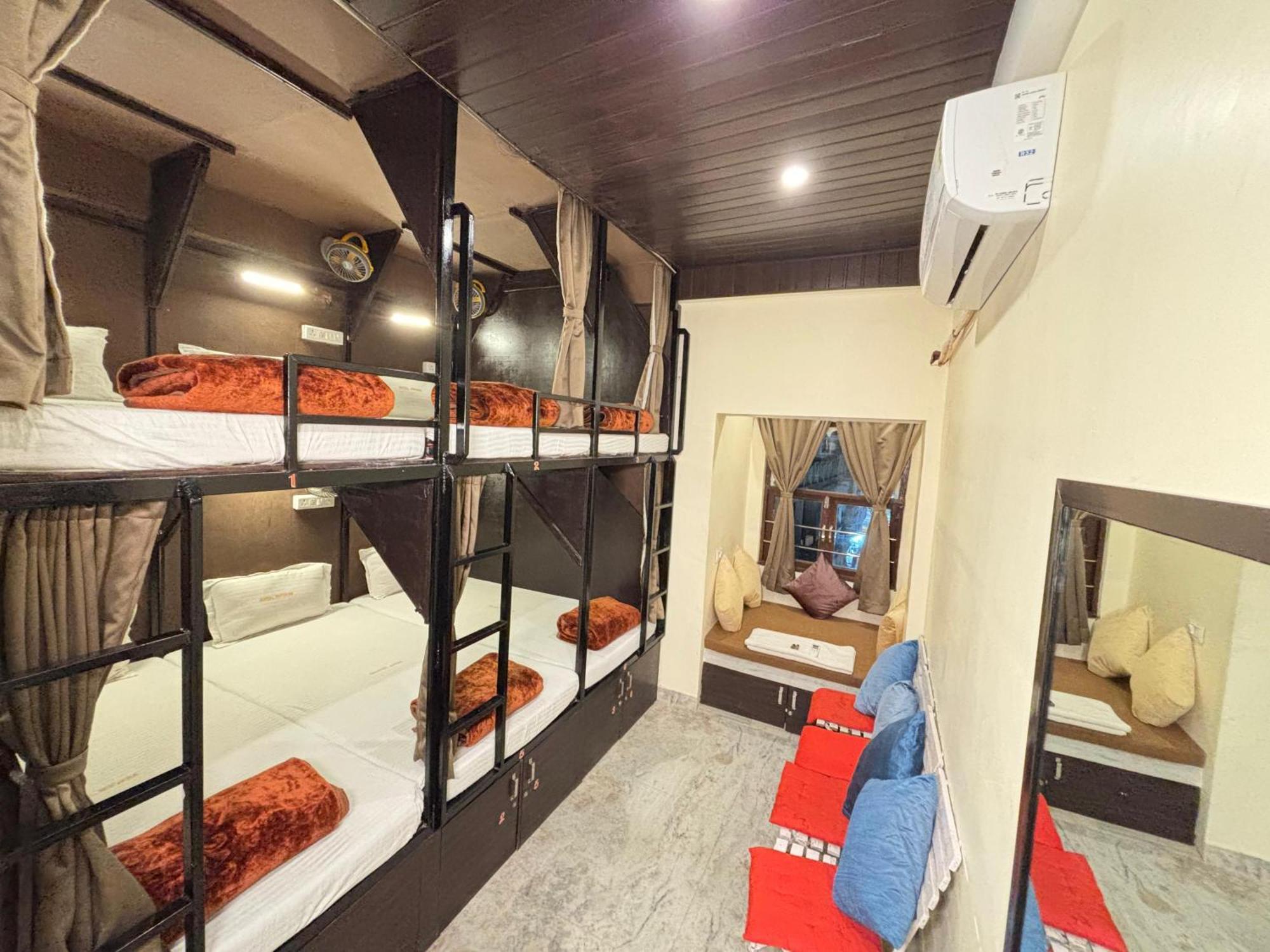 Hotel Nirvana Lakeside Udaipur Eksteriør billede