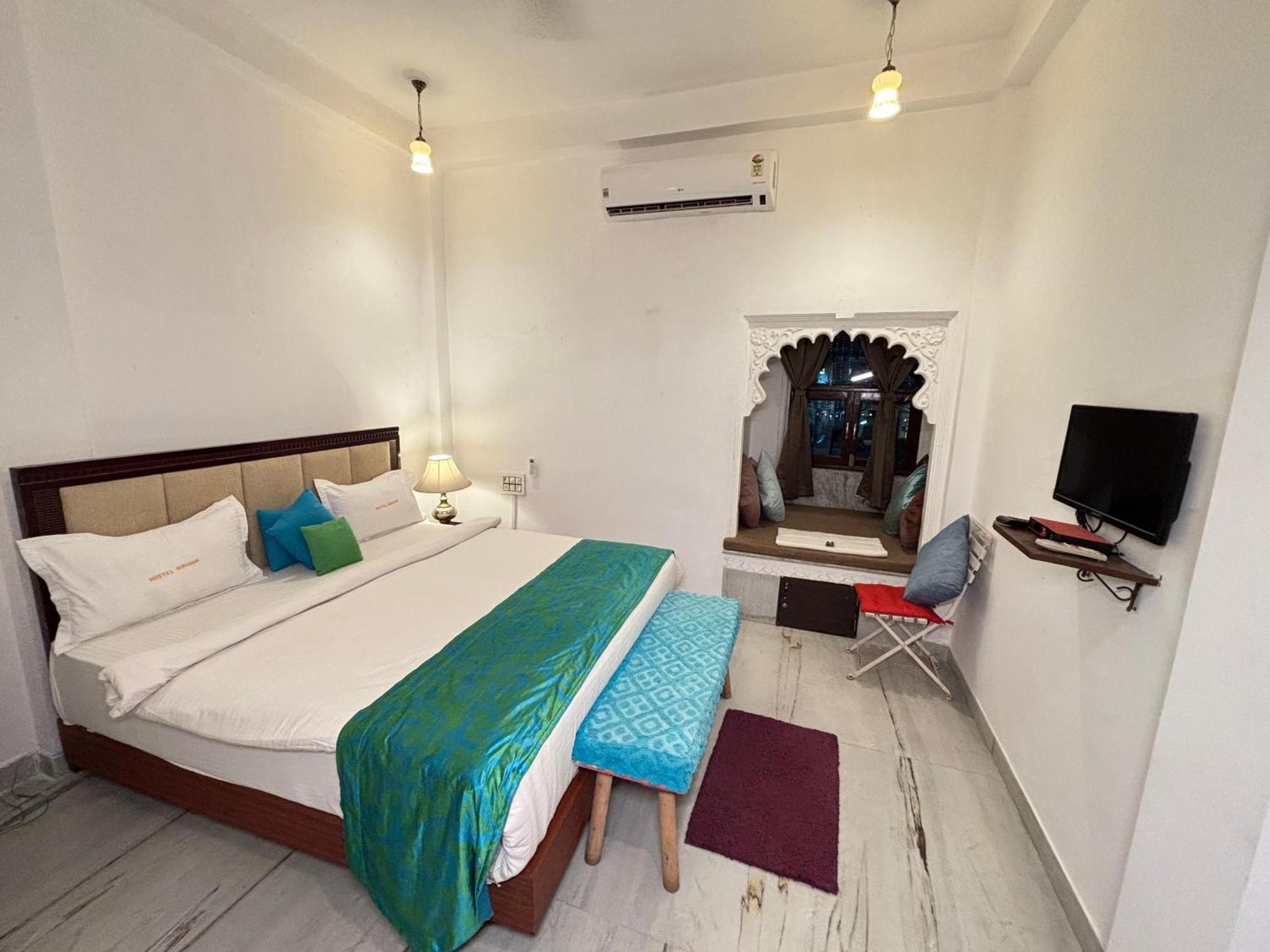 Hotel Nirvana Lakeside Udaipur Eksteriør billede